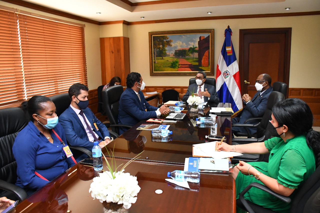 ISOCdo visita Cámara de Senadores de la R. D.
